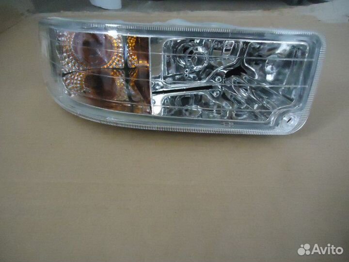 Туманка правая передняя правая Toyota Vista SV42