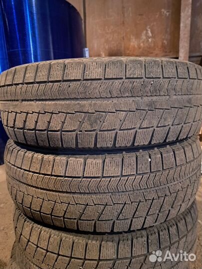 Bridgestone Blizzak Ice 215/65 R16