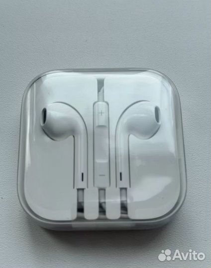 Apple Earpods 3.5 мм с кейсом (новые)