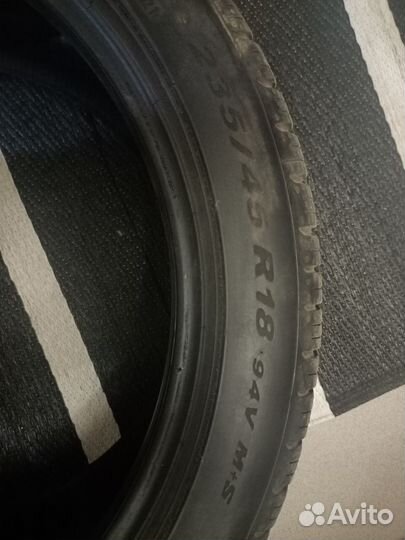 Pirelli P Zero 235/45 R18