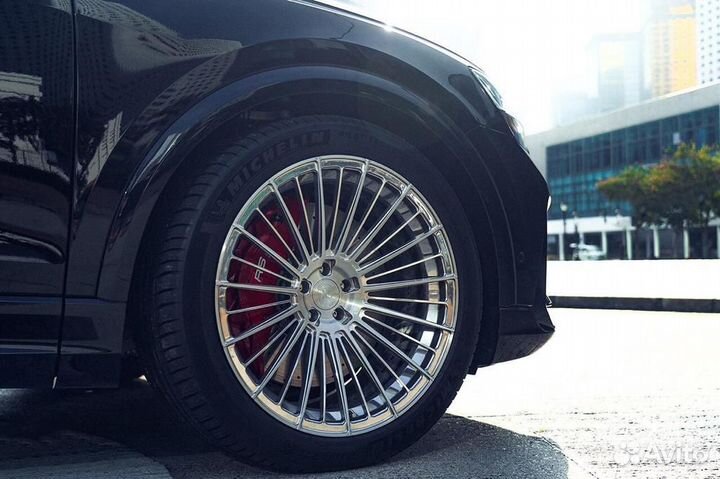 Кованые диски GT Forged R22 на Rolls-Royce Wraith