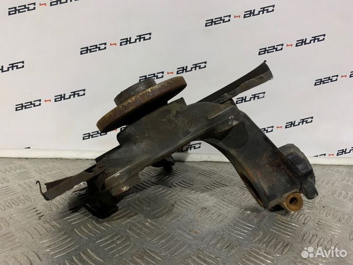 Кулак поворотный передний правый Volvo S80 2