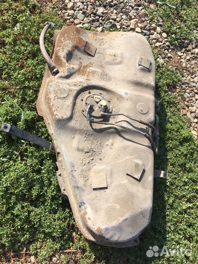 Toyota corolla 120 бензобак