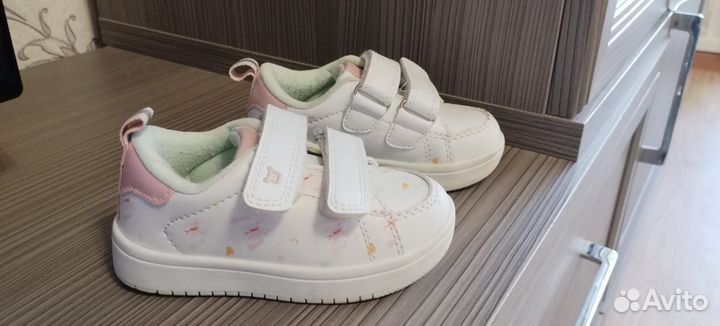 Кроссовки для девочки