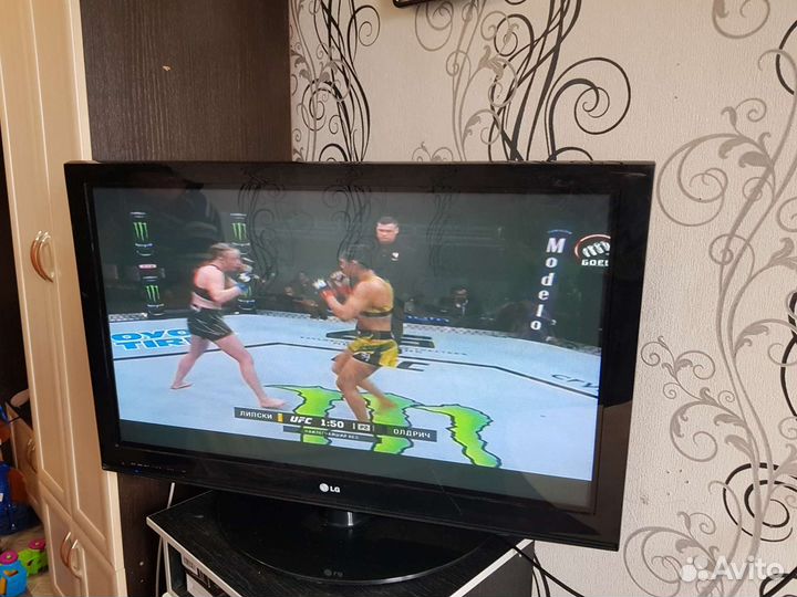 Телевизор LG 42