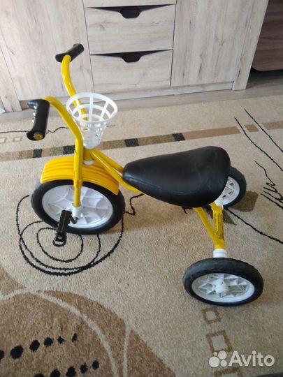 Трехколесный велосипед