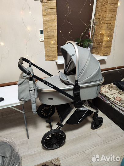 Коляска 2 в 1 Luxmom 750