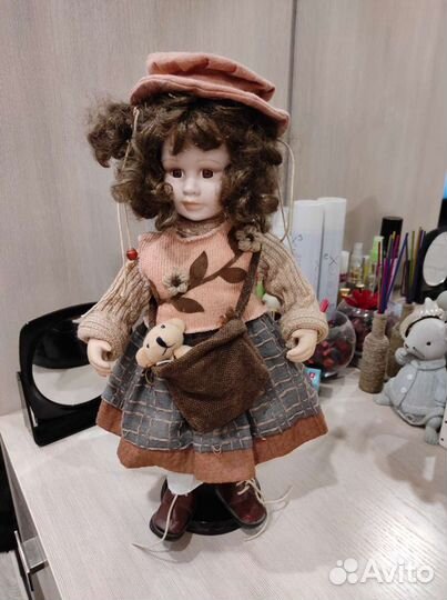 Кукла фарфоровая большая