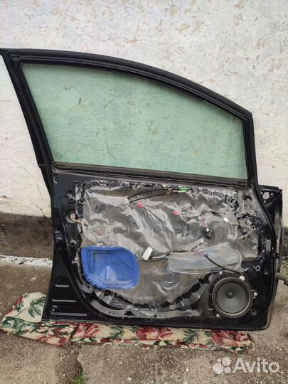Дверь передняя левая toyota auris 2008г. бу