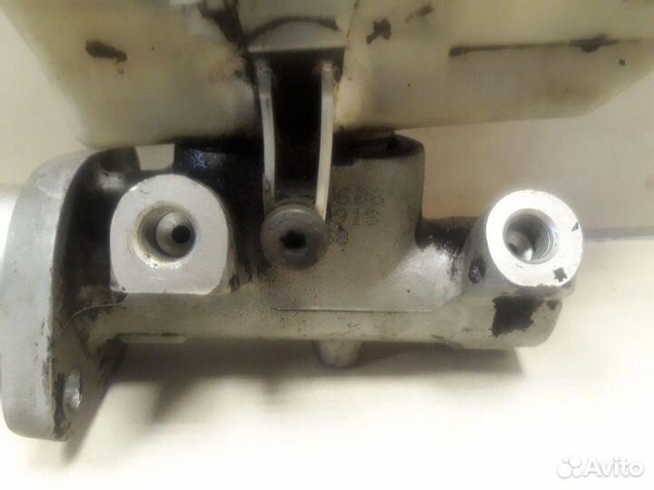 Главный тормозной цилиндр с бочком Nissan Note