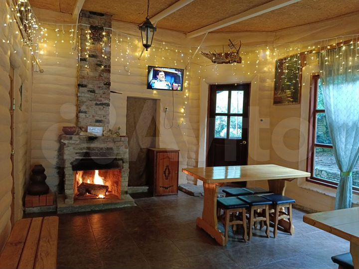 Комната 90 м² в 5-к., 1/1 эт.