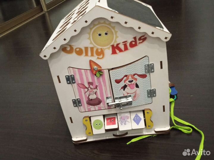 Бизиборд домик