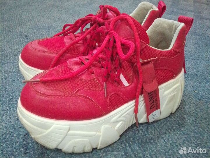 Кроссовки женские 36 размер