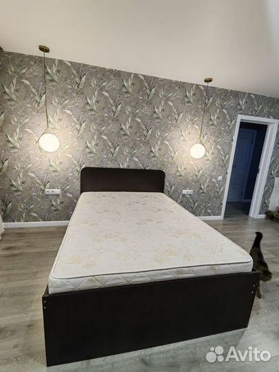 Кровать двухспальная с матрасом бу 140 200