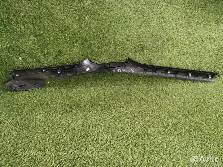 Накладка на порог правая Volkswagen Passat B6