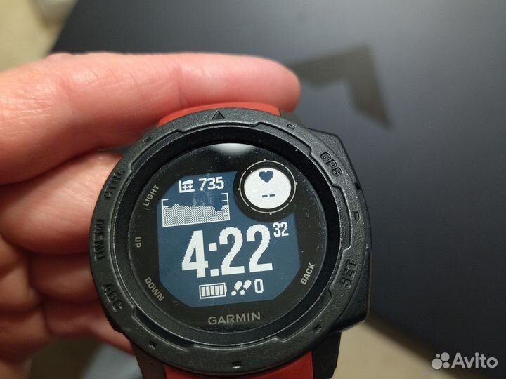 Спортивные часы Garmin Instinct