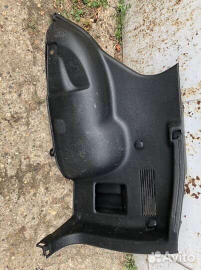 Обшивка багажника правая Сузуки Гранд Витара