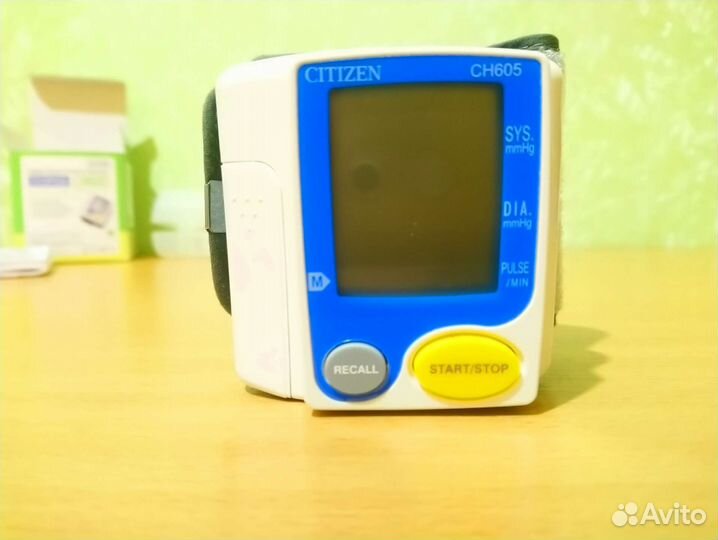 Тонометр на запястье Citizen CH605