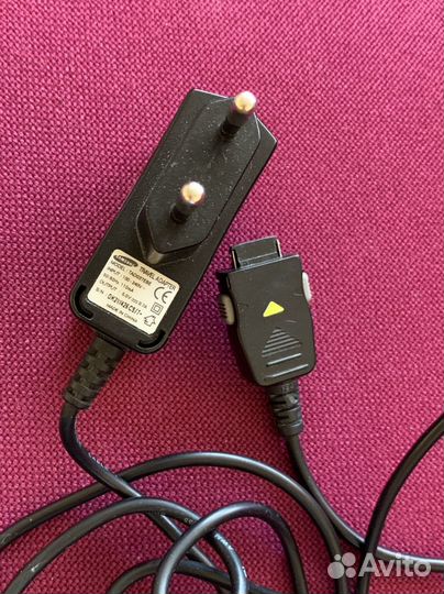 Сетевое зарядное устройство