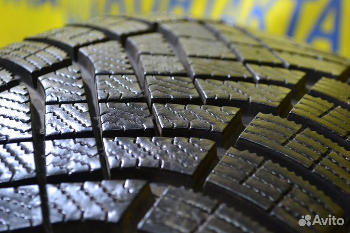 Pirelli Ice Zero FR 205/60 R16