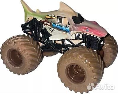 Машинка Монстр Джем Шарк