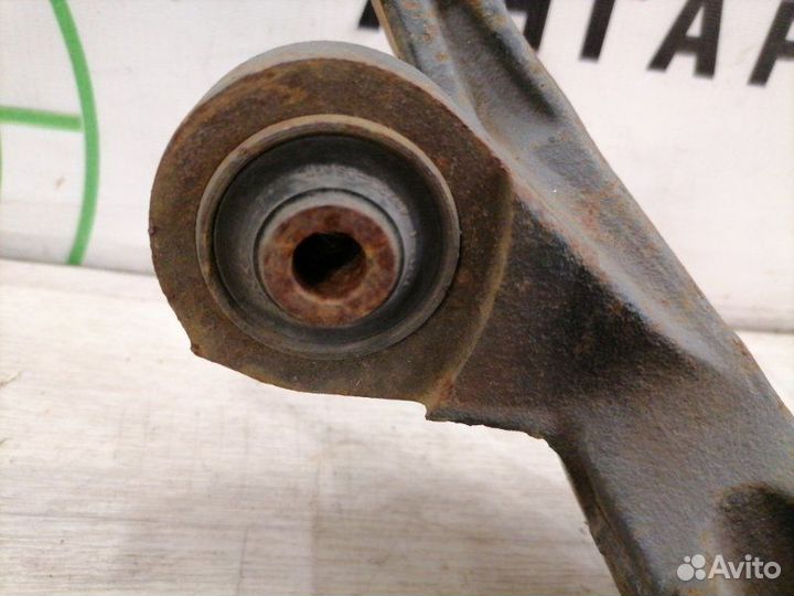 Цапфа задняя левая Toyota Avensis T25 2AZ-FSE