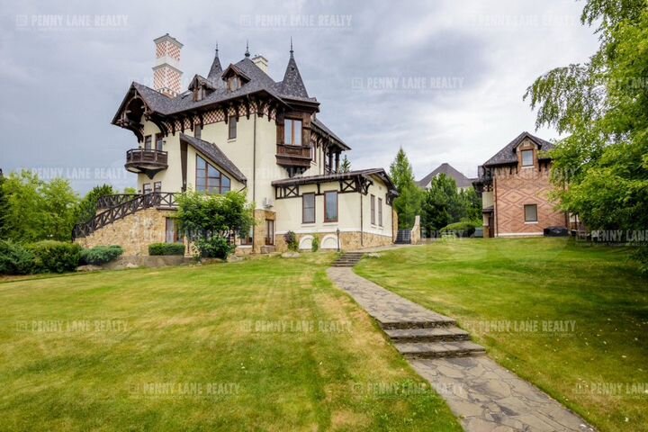 Коттедж 830 м² на участке 39,6 сот.