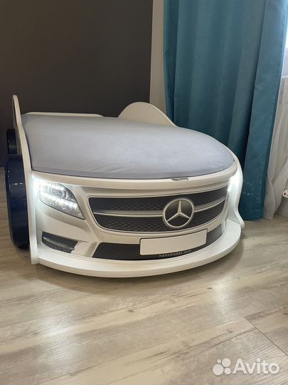 Кровать машинка