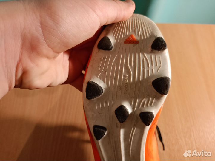Футбольные бутсы adidas f50