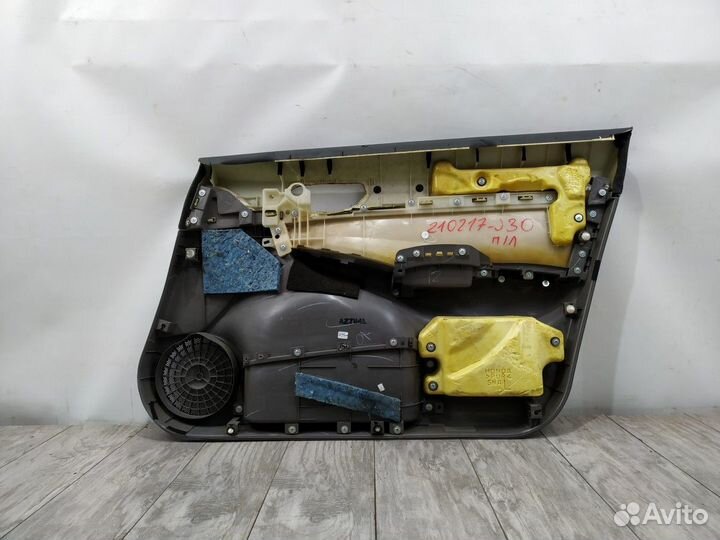 Обшивка двери передней левой Civic 4D 2006-2012