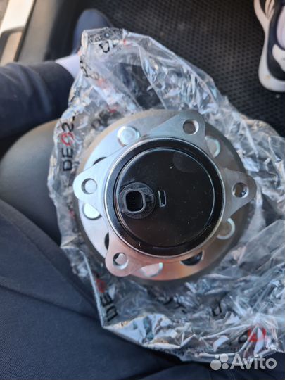 Ступица с датчико авс заднего левого колеса