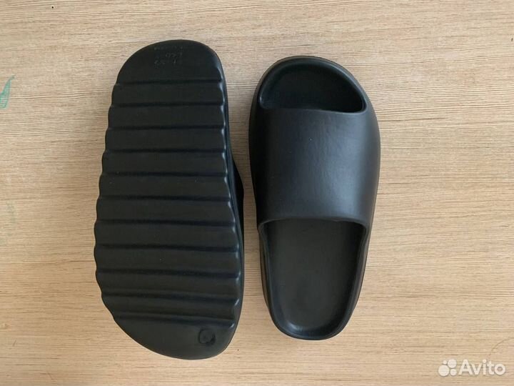 Шлепки сланцы Adidas Yeezy slide черные 36-41