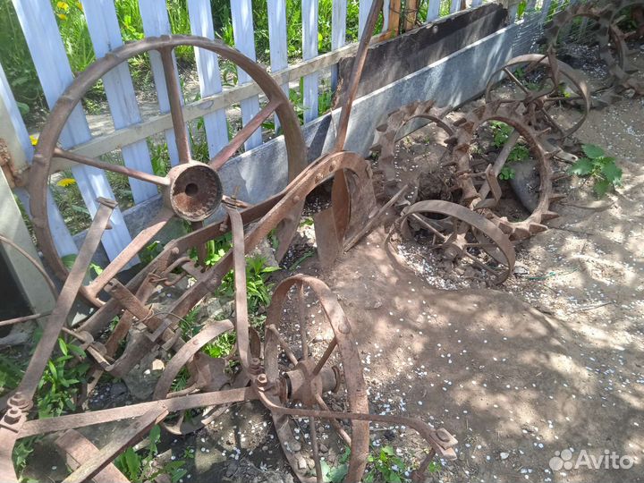 Плуг, колесо, ручной рига, советский арт-обект