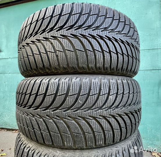 Goodyear UltraGrip Ice+ 215/55 R17 92T