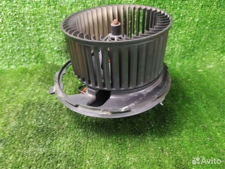 Моторчик печки Volkswagen Passat (B6) (2005-2010)