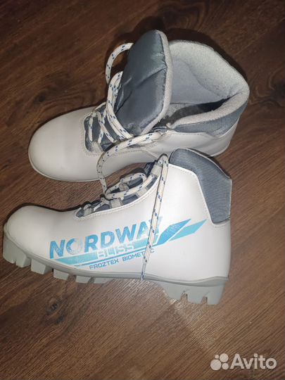 Лыжные ботинки