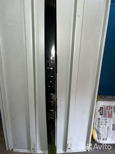 Молдинг багажника toyota wish