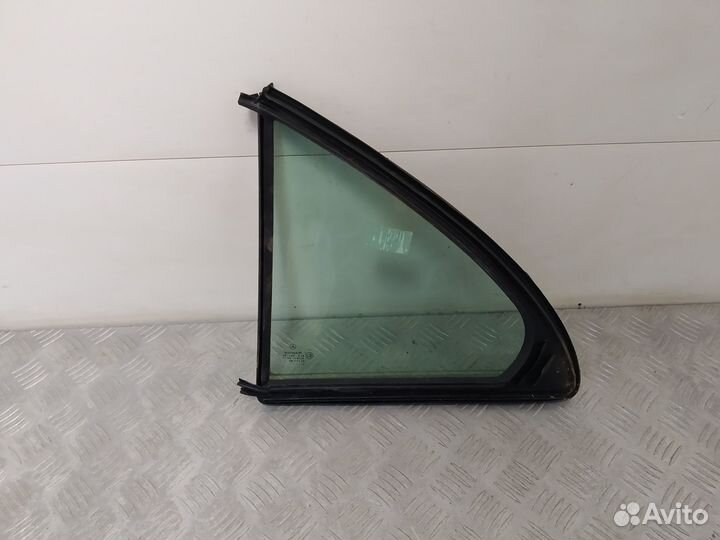 Форточка двери задней правой Mercedes-Benz C-Класс