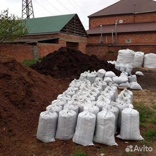 Перегной навоз грунт для саженцев, цветов, огорода