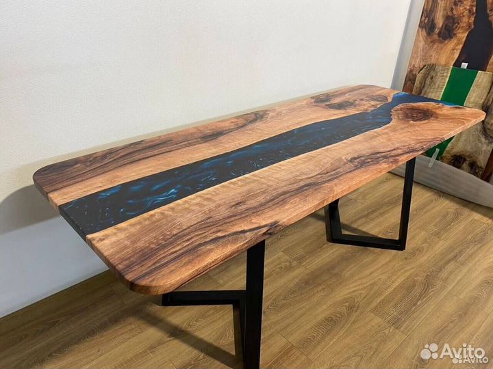 Письменный стол 'Parental Effort'