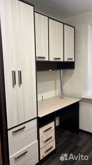 Школьный уголок со шкафом