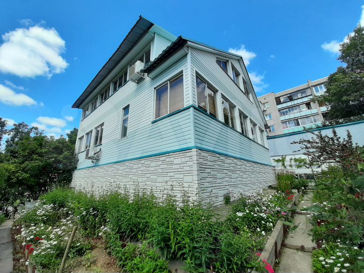 Коттедж 204 м² на участке 15 сот.