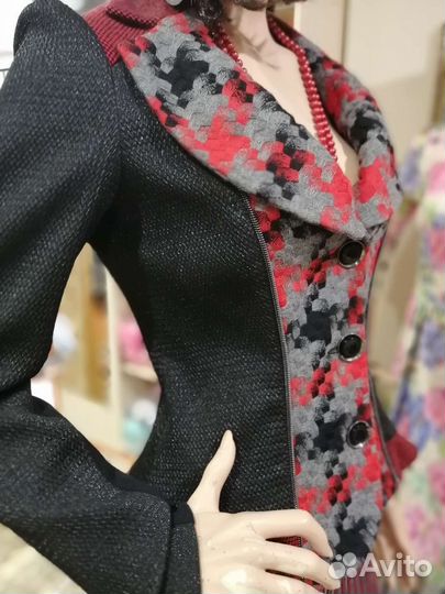 Новый женский жакет от Roccobarocco (Италия)