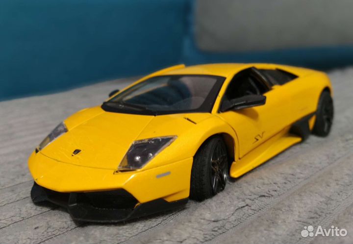 Модель коллекционная 1:24 Lamborghini Murclelago