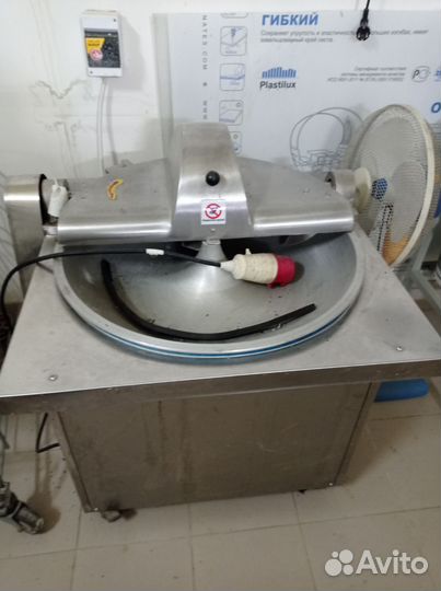 Продам куттер DPX 45