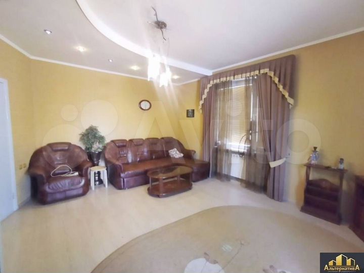 Дом 281 м² на участке 5,4 сот.