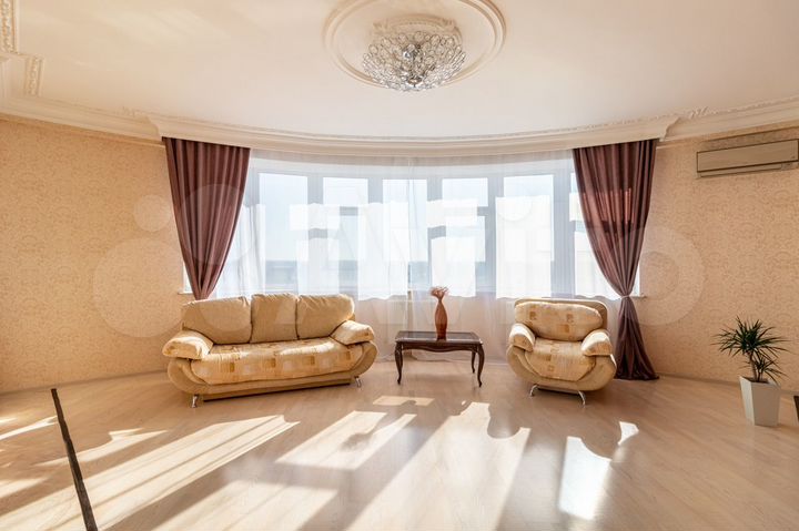 3-к. квартира, 135 м², 21/25 эт.