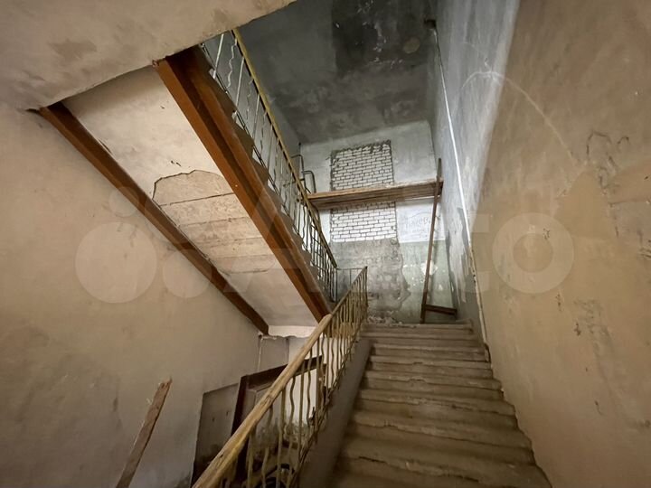 Здание 648 М2 с землей