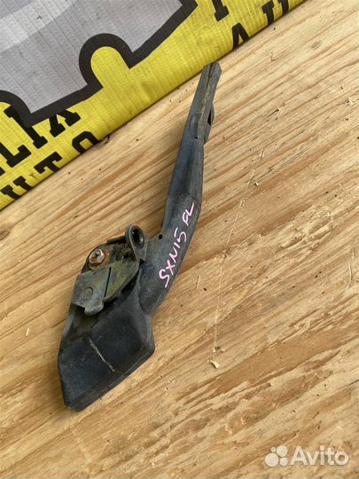 Крепление бампера переднее левое Toyota Nadia (sx