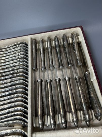 Набор ложек вилок ножей